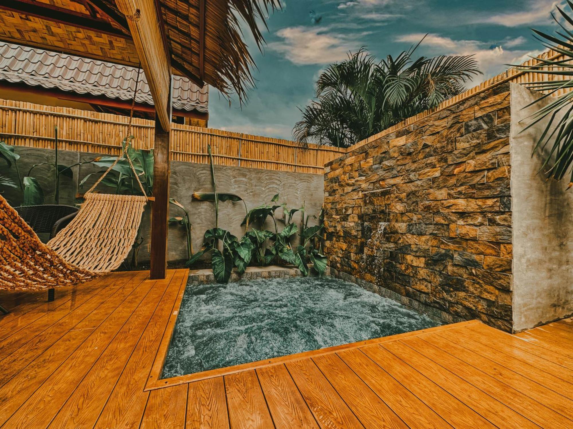 Reca Resort Official Porac Szoba fotó